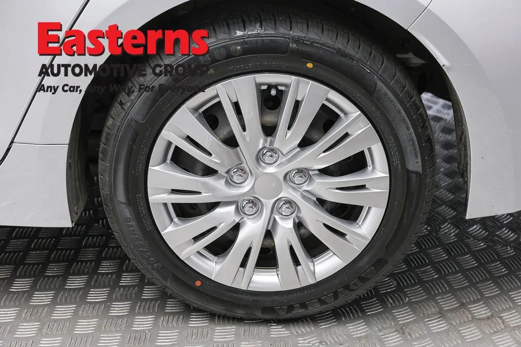 Used 2022 Silver Toyota LE image 8