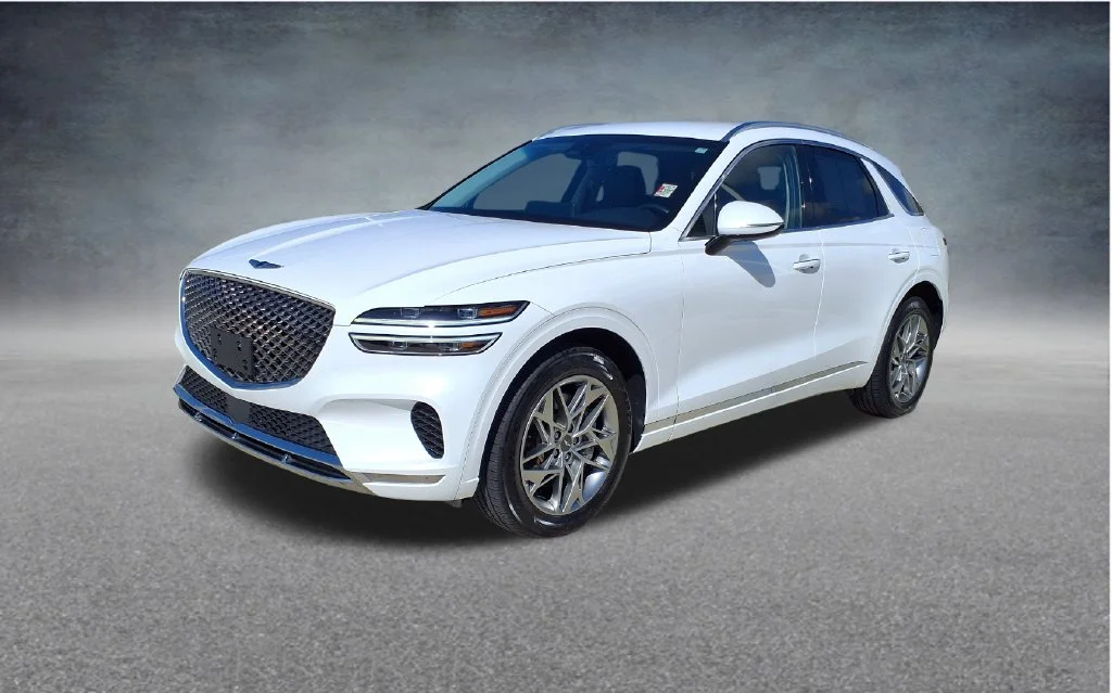 Used 2025 White Genesis 2.5T image 3