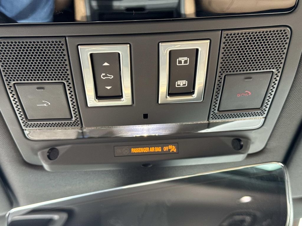 New 2026 Fuji White Land Rover S image 24