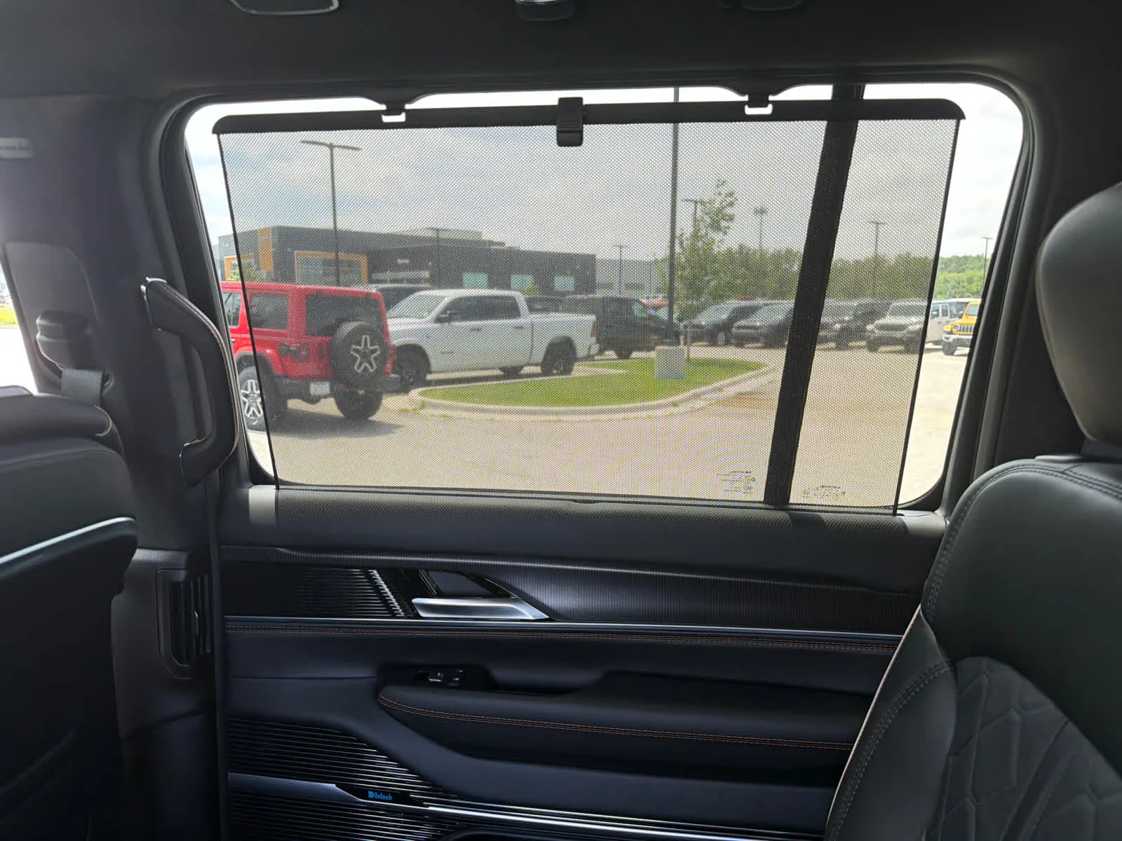 New 2026 Bright White Clearcoat Jeep Summit Reserve image 38