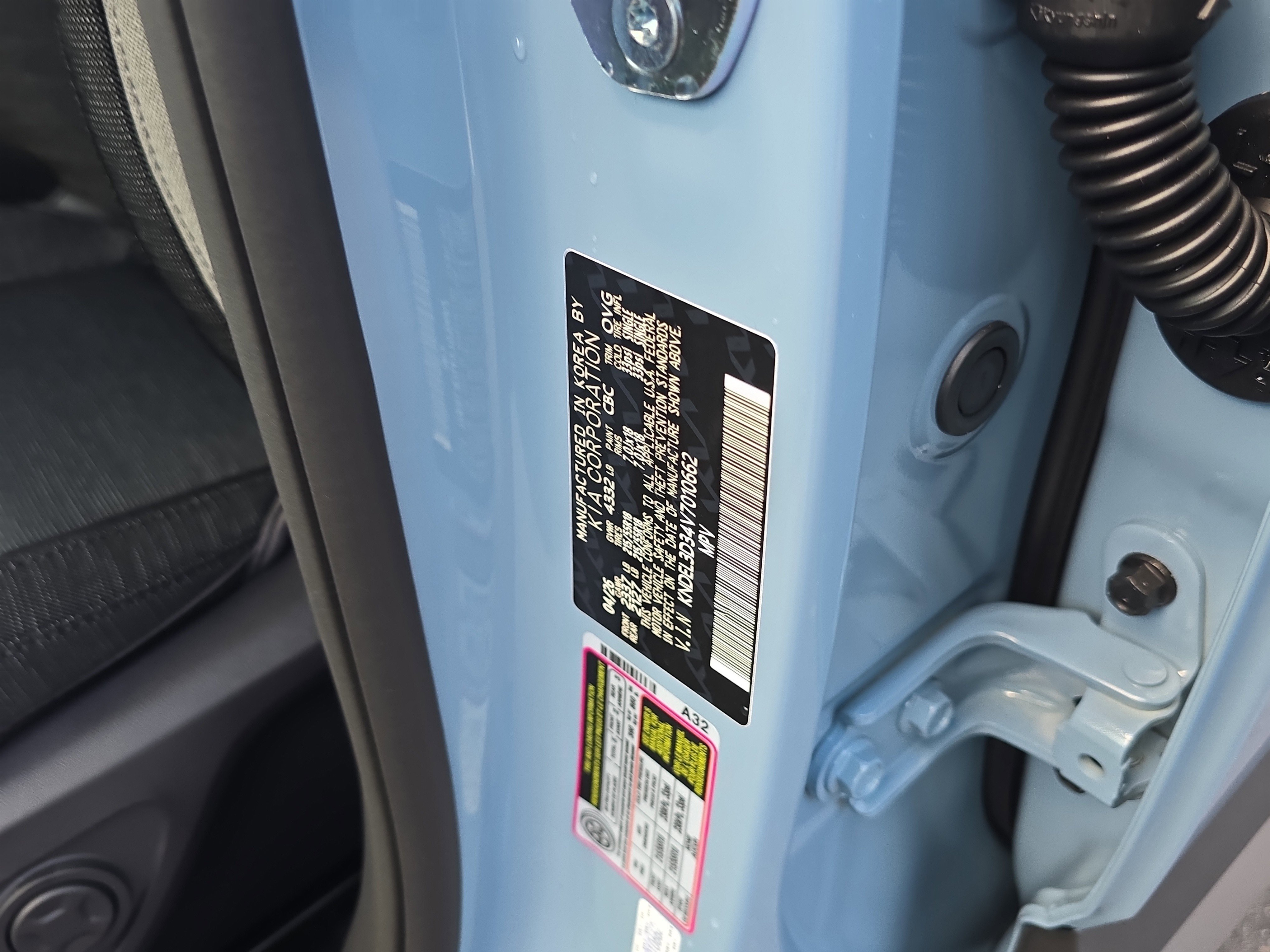 New 2027 Frost Blue / Black Roof Kia S image 33