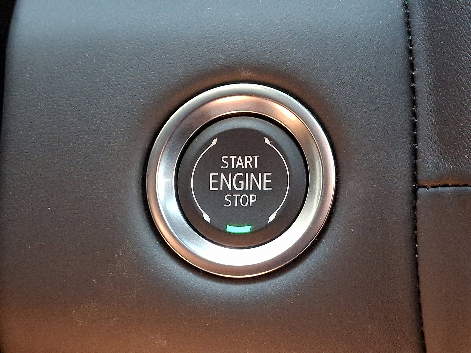 2024 GMC Yukon Denali Ultimate - Photo 28