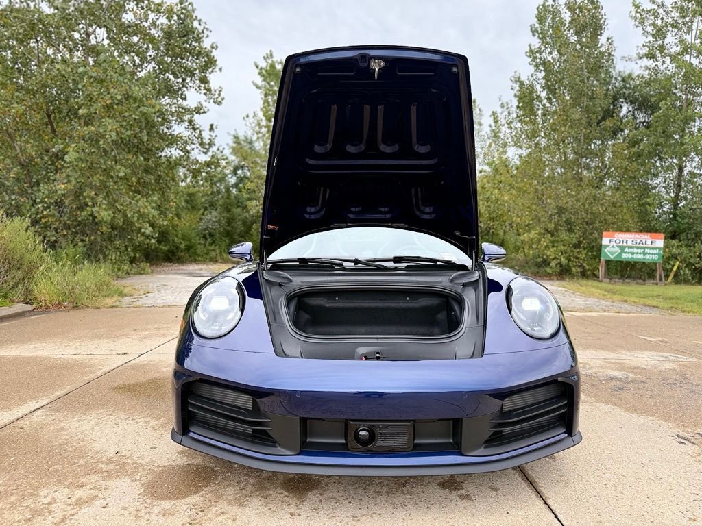 New 2026 Gentian Blue Metallic Porsche  image 31