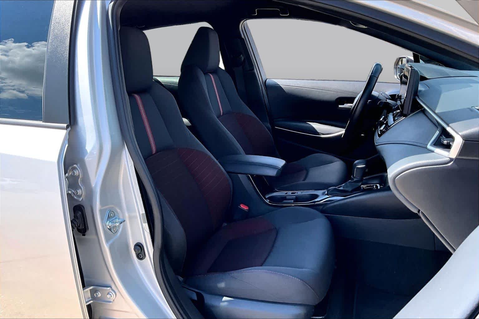 Used 2025 Classic Silver Metallic Toyota SE image 9