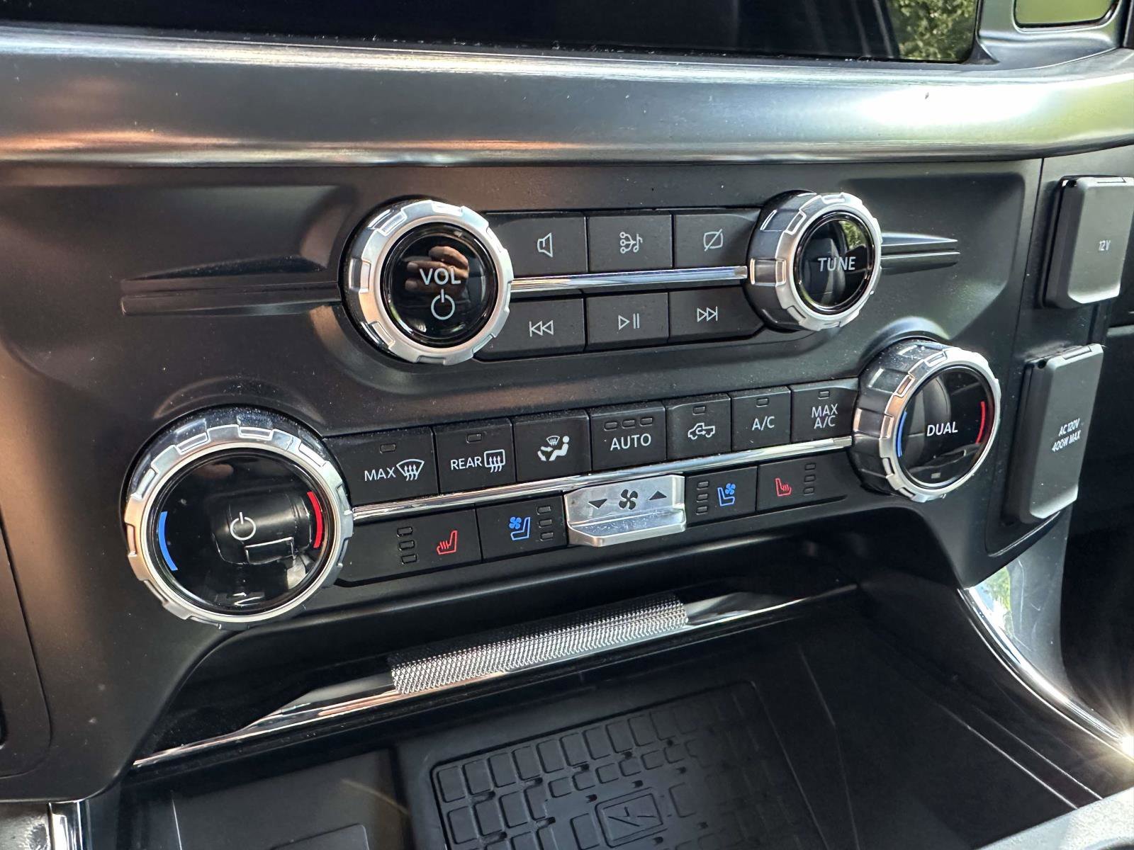 Certified Used 2023 Silver Metallic Ford LARIAT image 25