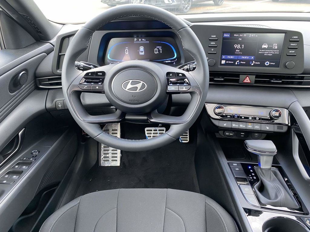 New 2026 White Hyundai SEL Sport image 9