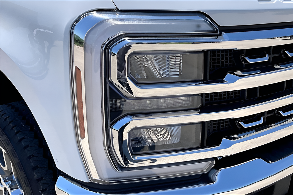 New 2026 Oxford White Ford Lariat image 21
