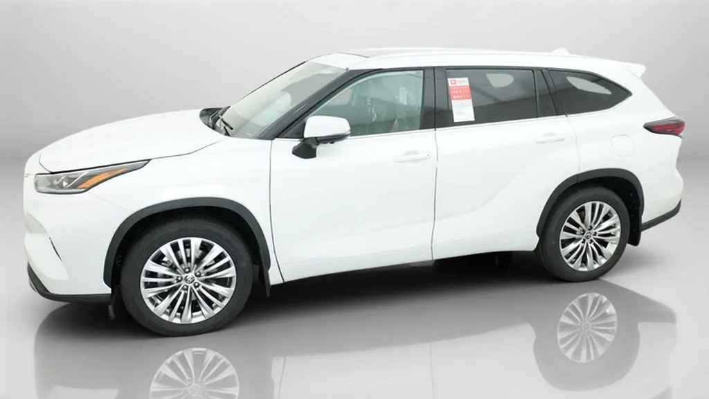 New 2026 Wind Chill Pearl Toyota Platinum image 3