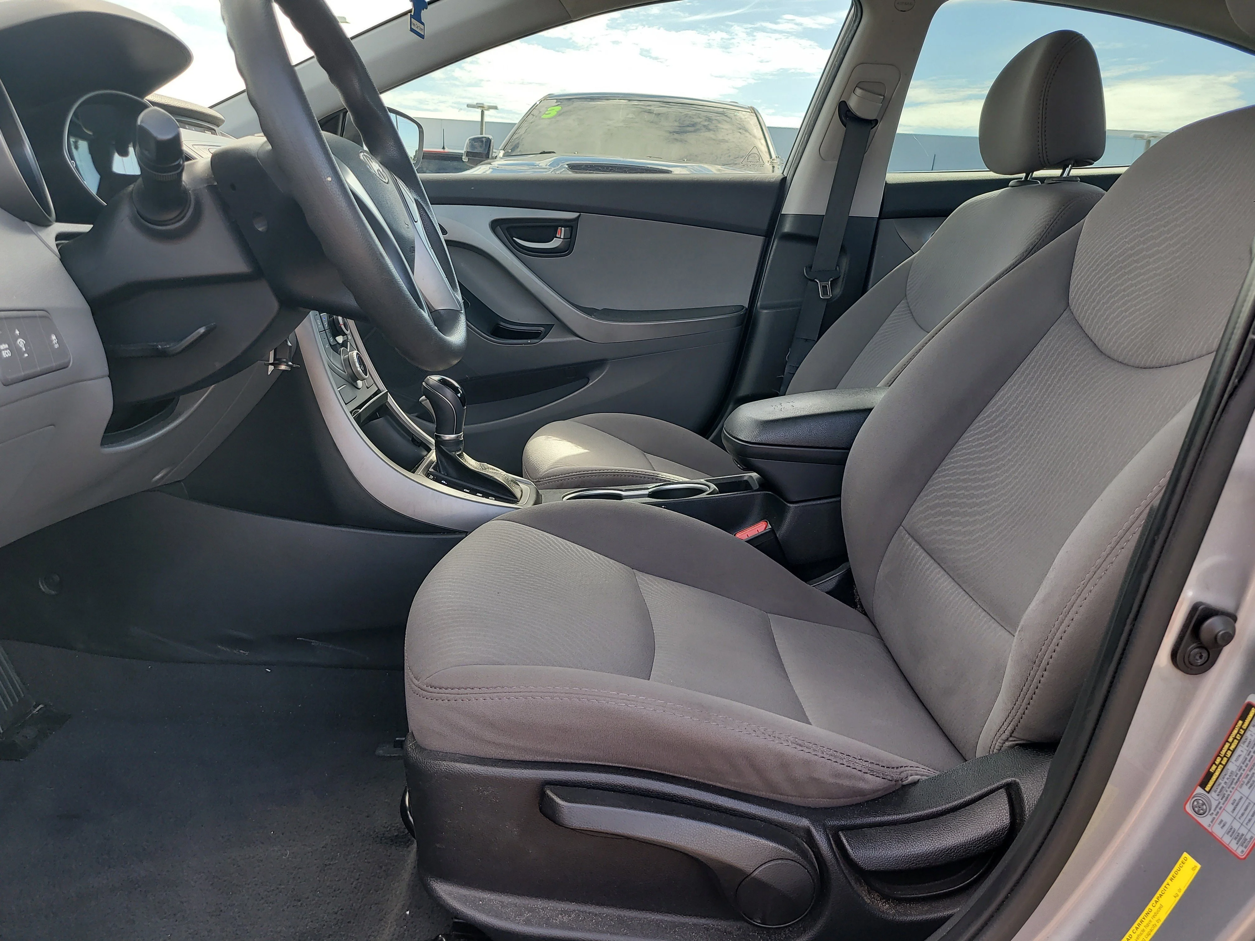 Used 2016 Shale Gray Metallic Hyundai SE image 16