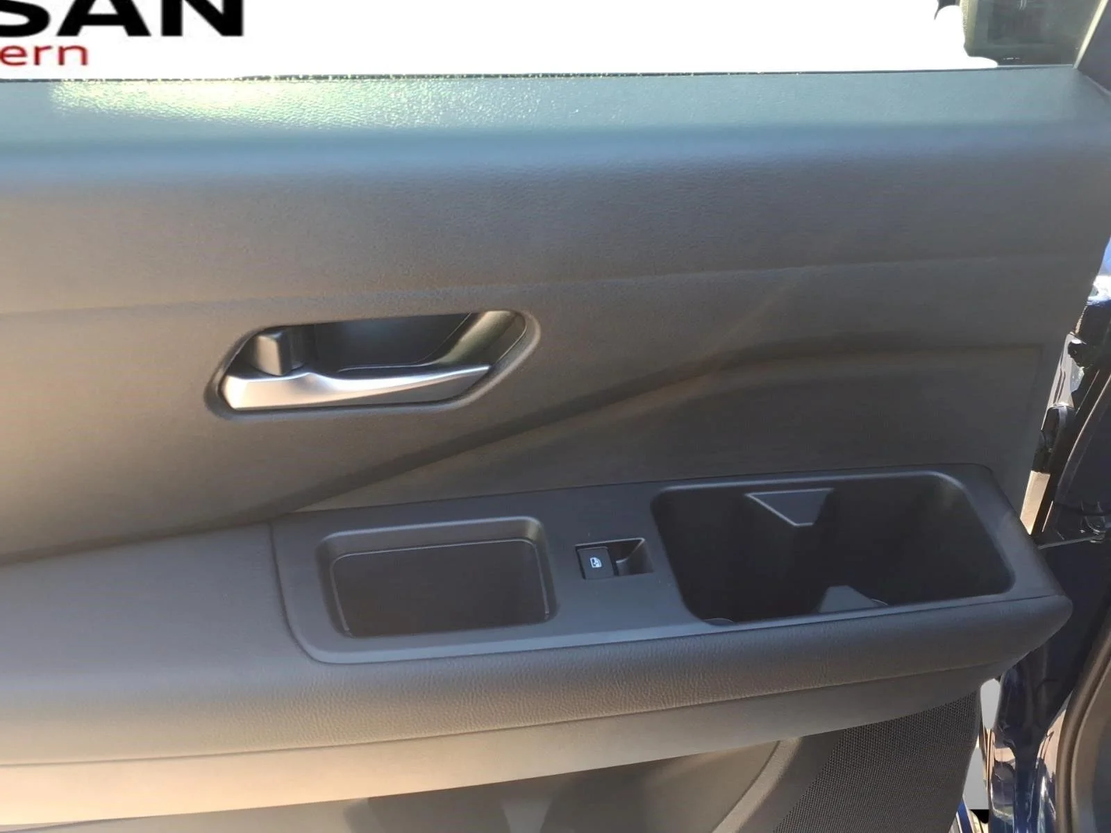 New 2026 Deep Ocean Blue Pearl Nissan SL image 6