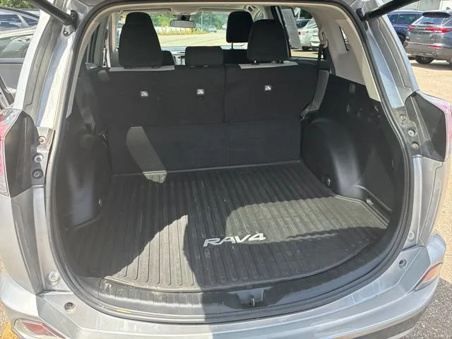 Used 2017 Silver Sky Metallic Toyota XLE image 17