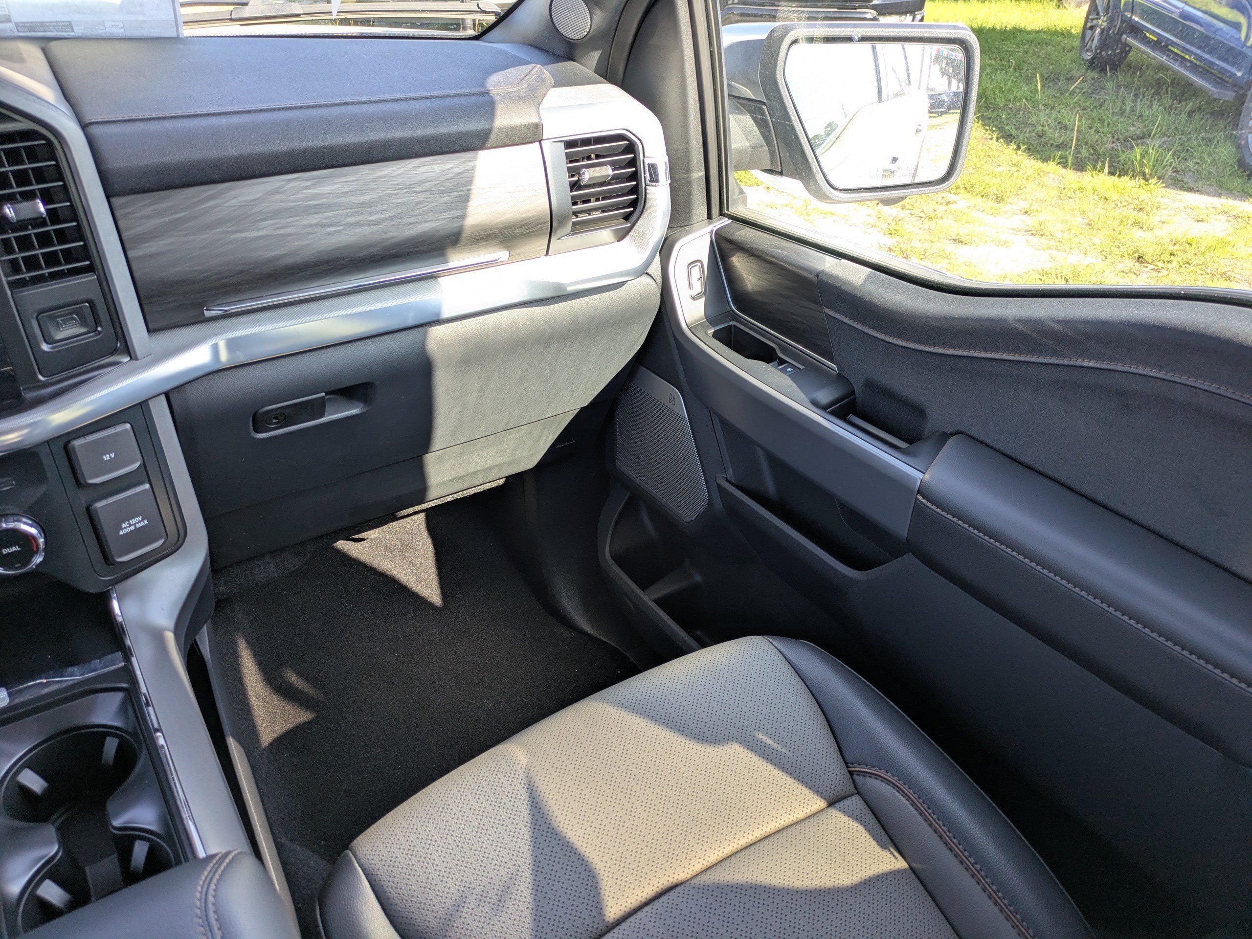 Used 2026 White Ford LARIAT image 16