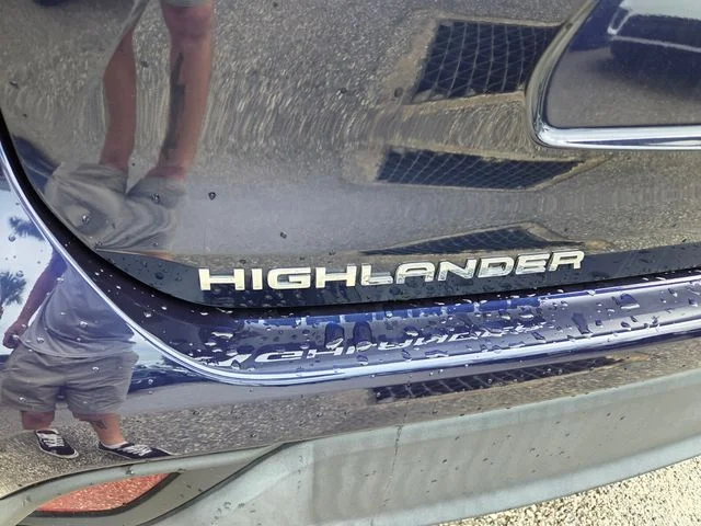 Certified Used 2023  Toyota XLE image 11