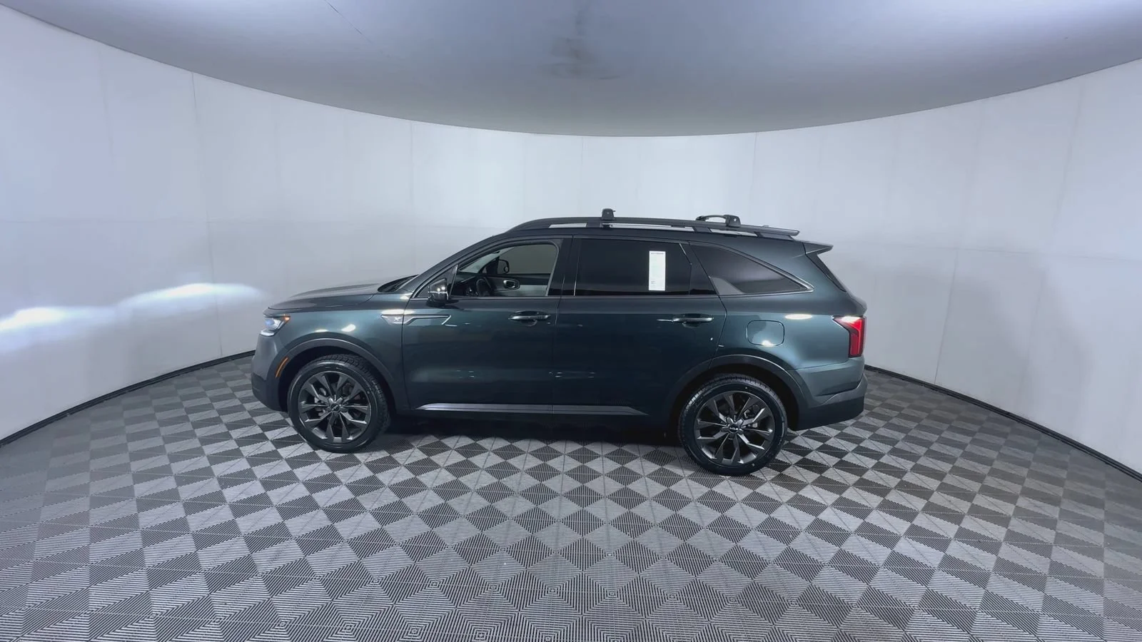 Used 2023 Aruba Green Kia X-Line EX image 5