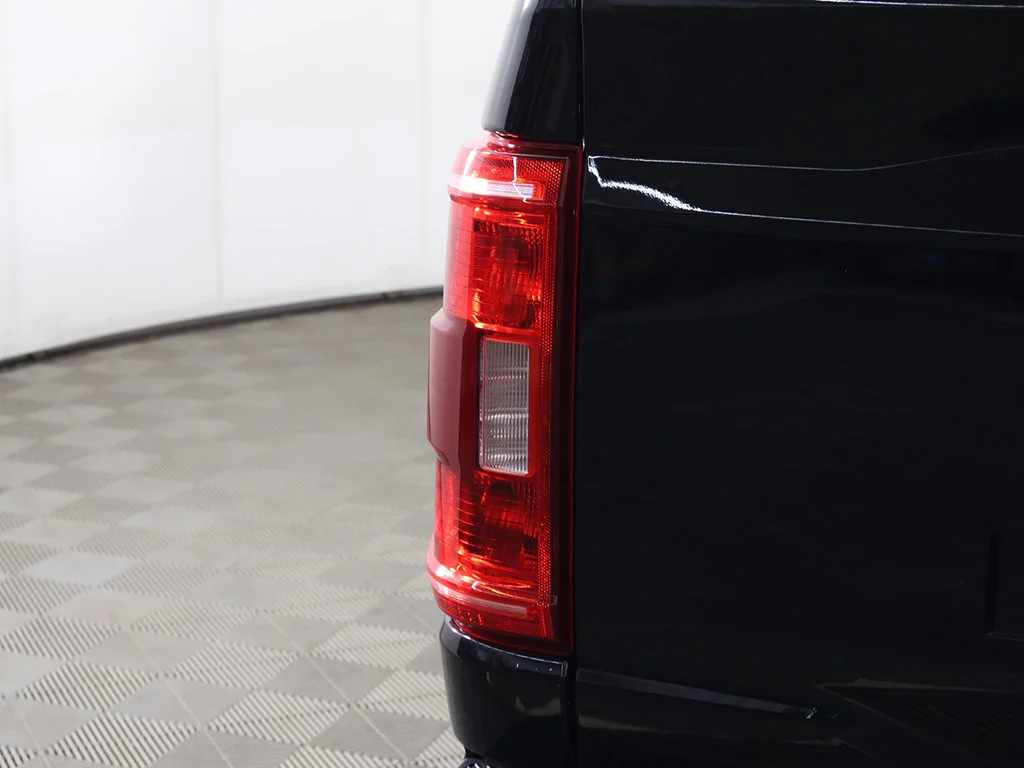 Used 2022 Agate Black Metallic Ford XLT image 17