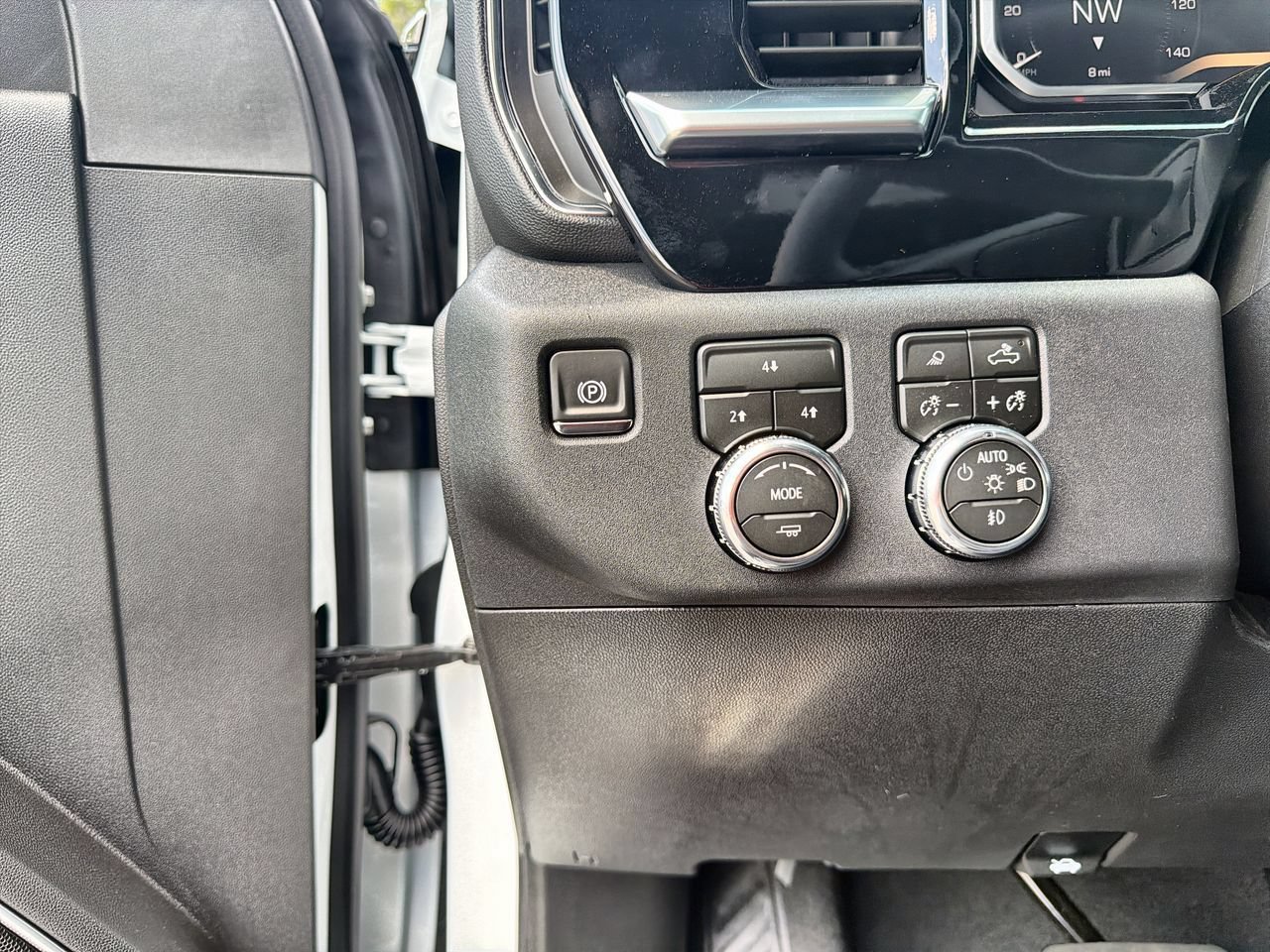 New 2026 Summit White GMC SLE image 15