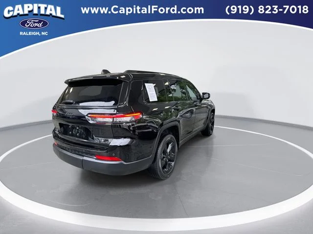 Used 2023 Black Jeep Altitude image 8