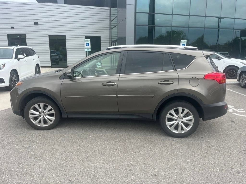 Used 2015 Pyrite Mica Toyota Limited image 4