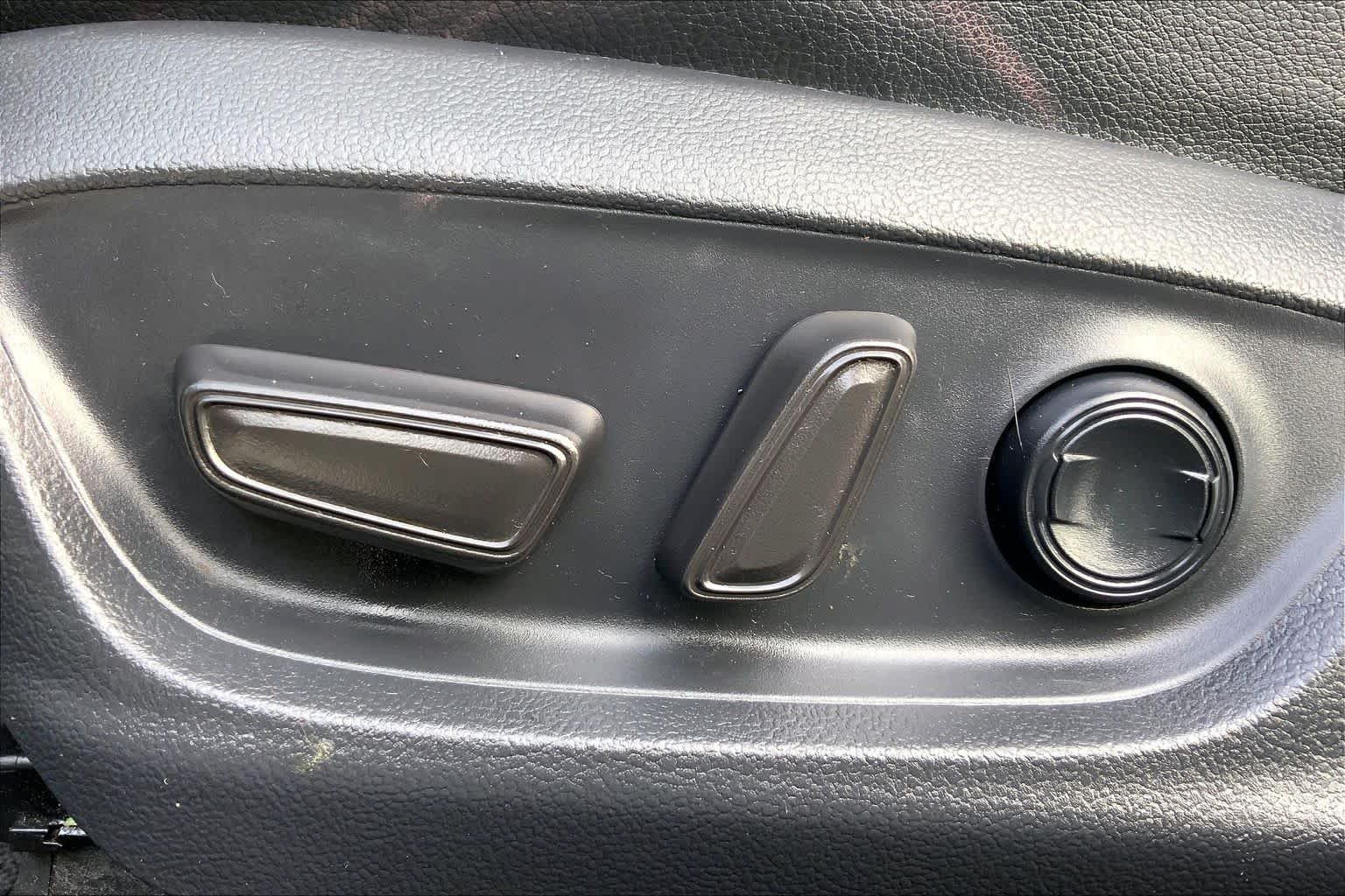 Used 2018 Celestial Silver Metallic Toyota SE image 34