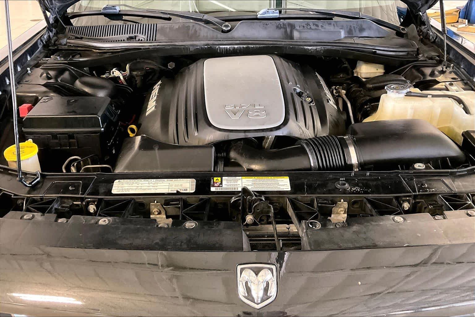 Used 2009 Brilliant Black Pearl Dodge R/T image 24