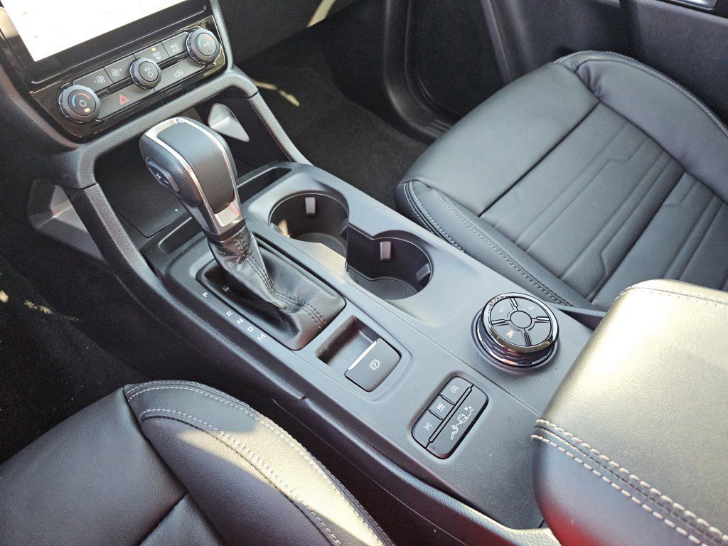 New 2025 Desert Sand Ford LARIAT image 36