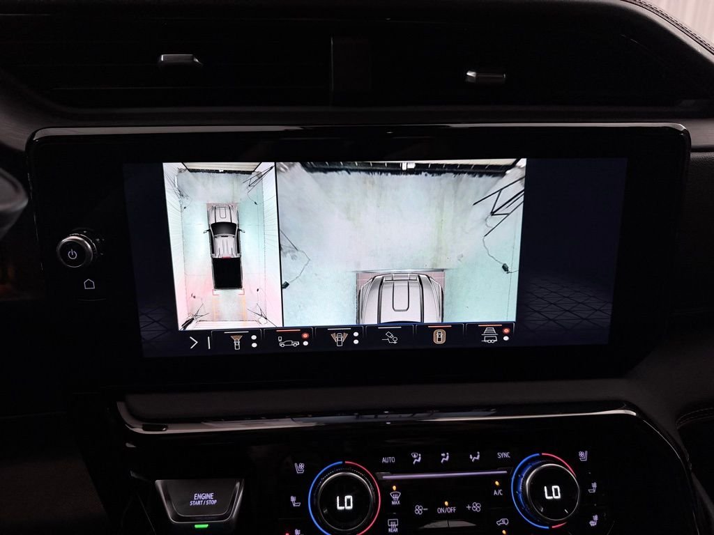 Used 2024 White GMC AT4 image 19