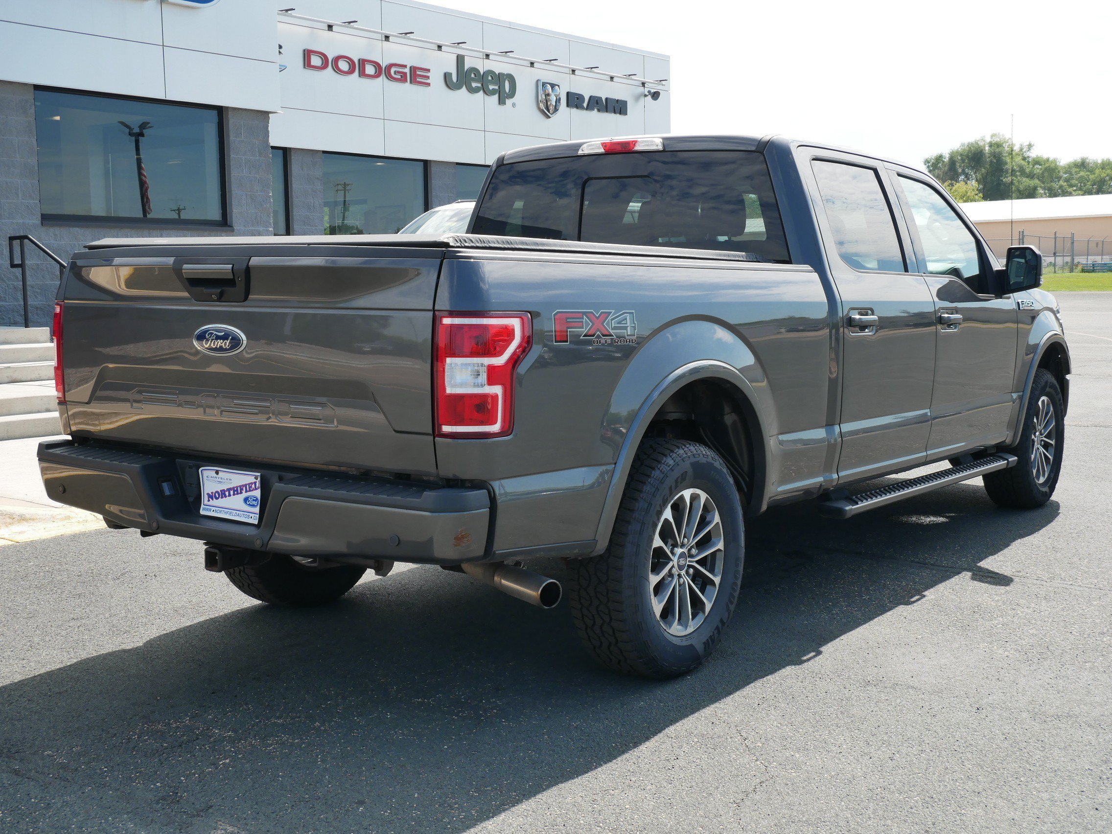 Used 2018 Gray Ford XLT image 8