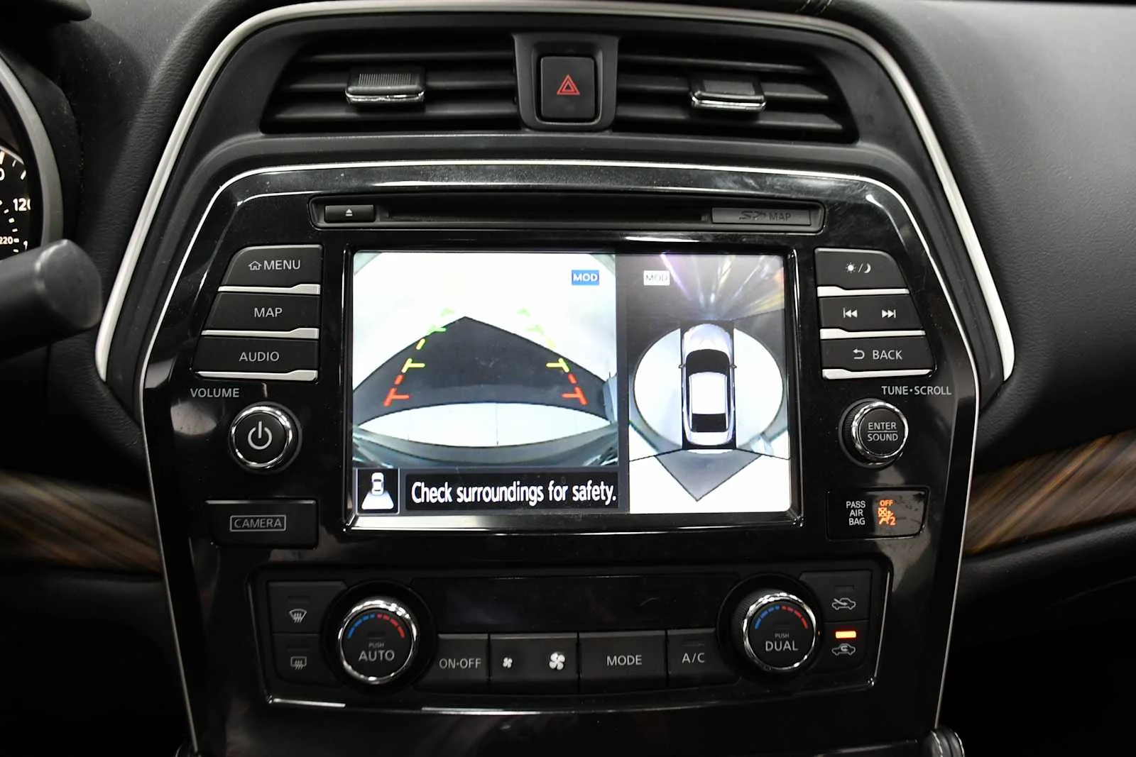 Used 2016 Super Black Nissan 3.5 Platinum image 20