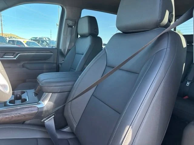 New 2026 Onyx Black GMC SLT image 13
