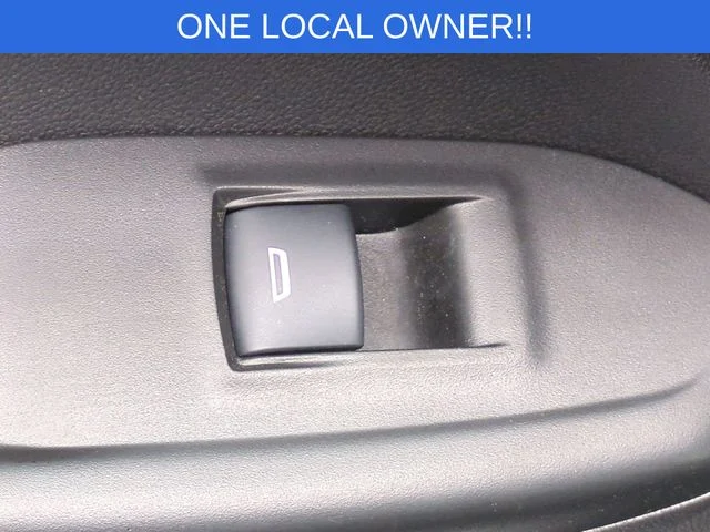 Used 2022 White Chevrolet LS image 29
