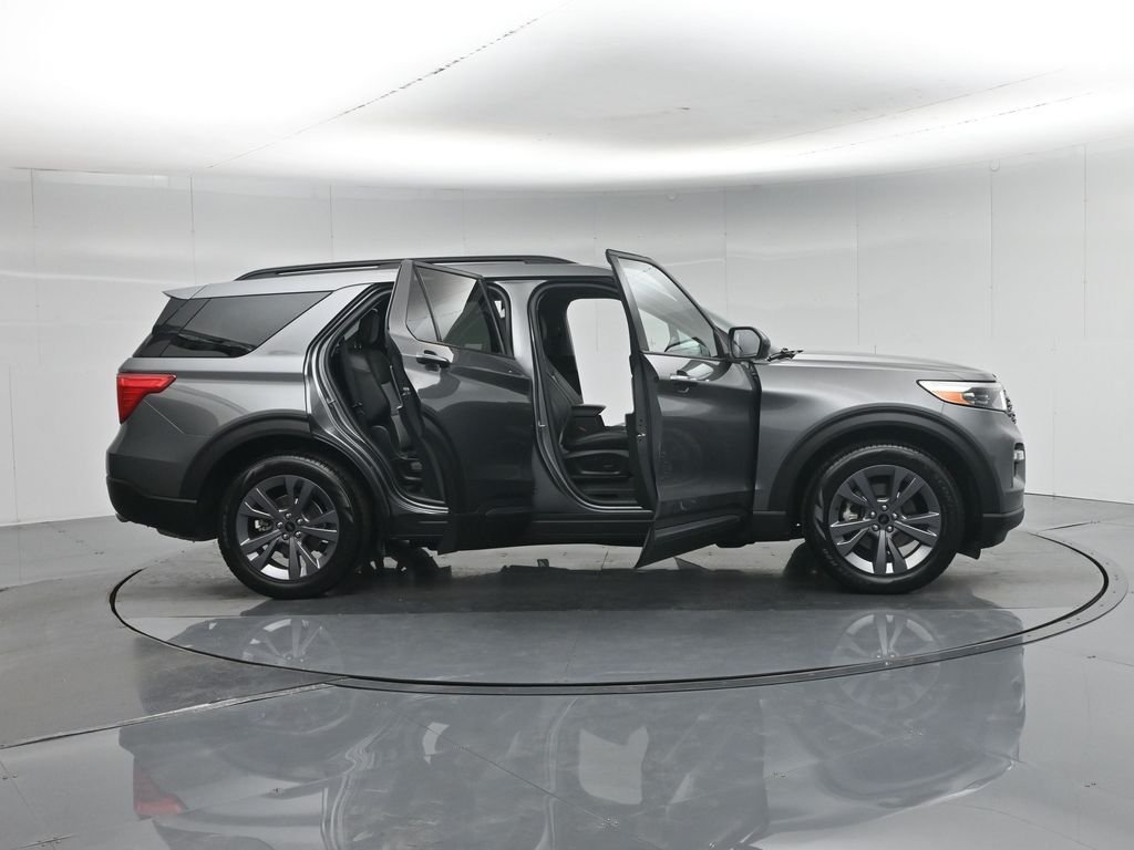 Used 2023 Gray Ford XLT image 5