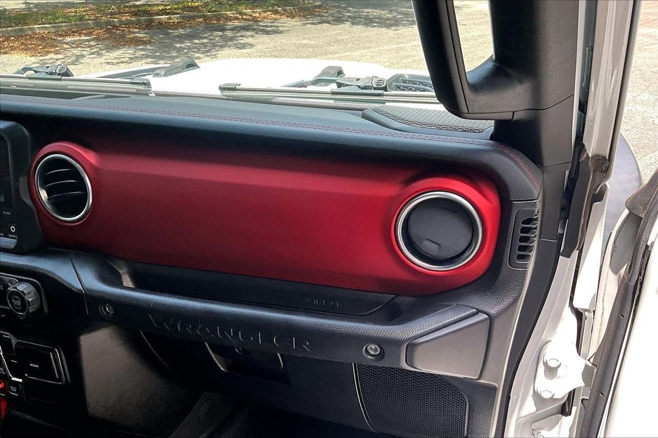 Used 2020 White Jeep Unlimited Rubicon image 22