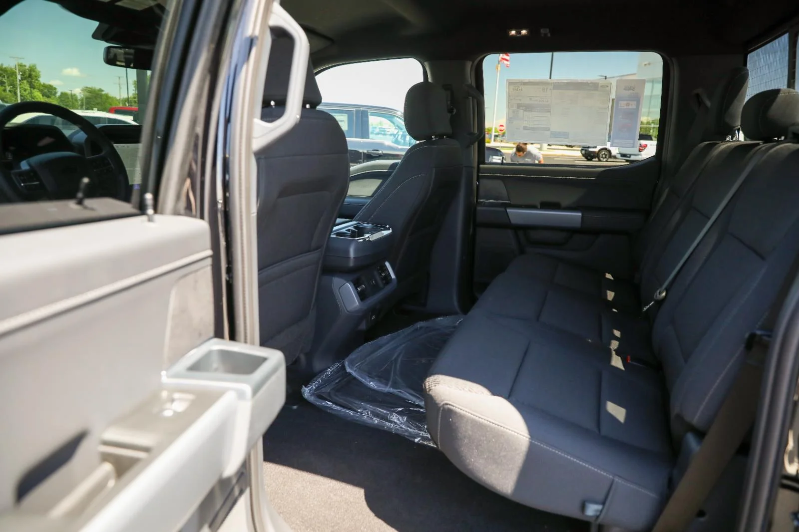 New 2026 Agate Black Metallic Ford XLT image 15