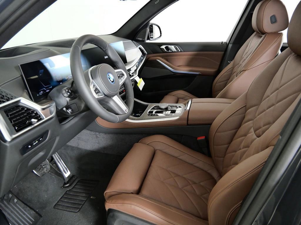 Certified Used 2026 Dravit Grey Metallic BMW xDrive50e image 42