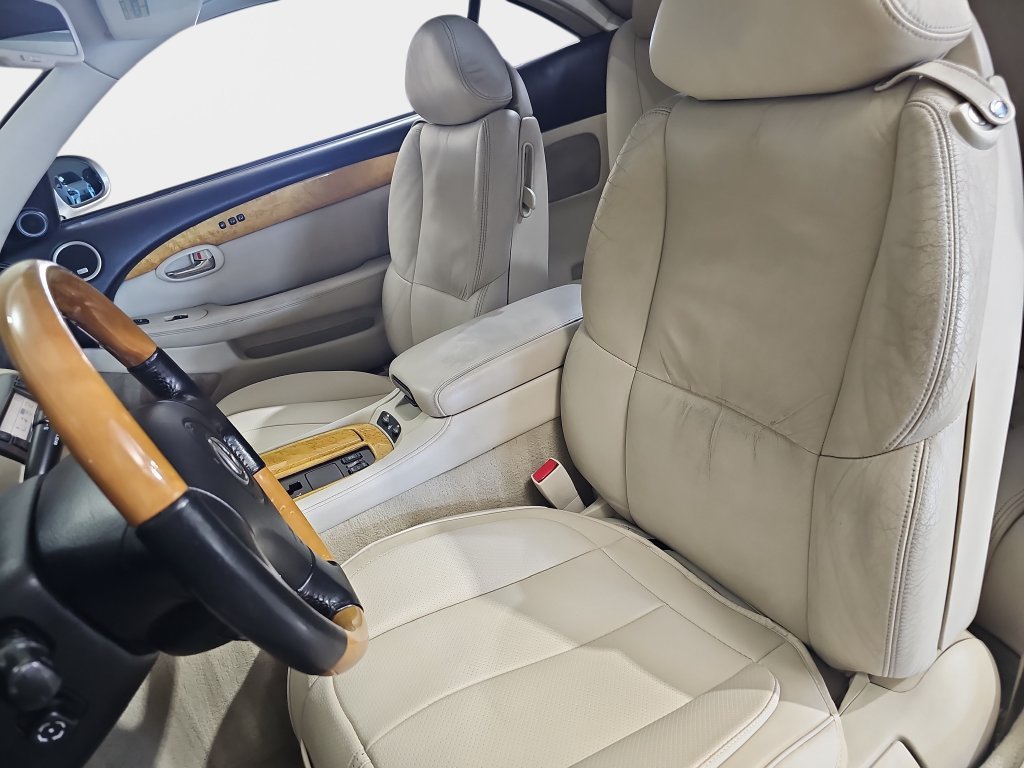 Used 2002 Silver Lexus 430 image 13