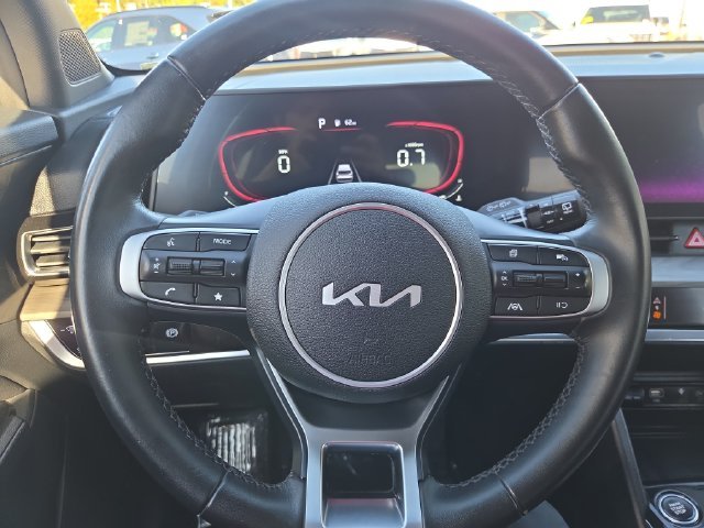 Certified Used 2024 White Pearl Kia X-Line image 18
