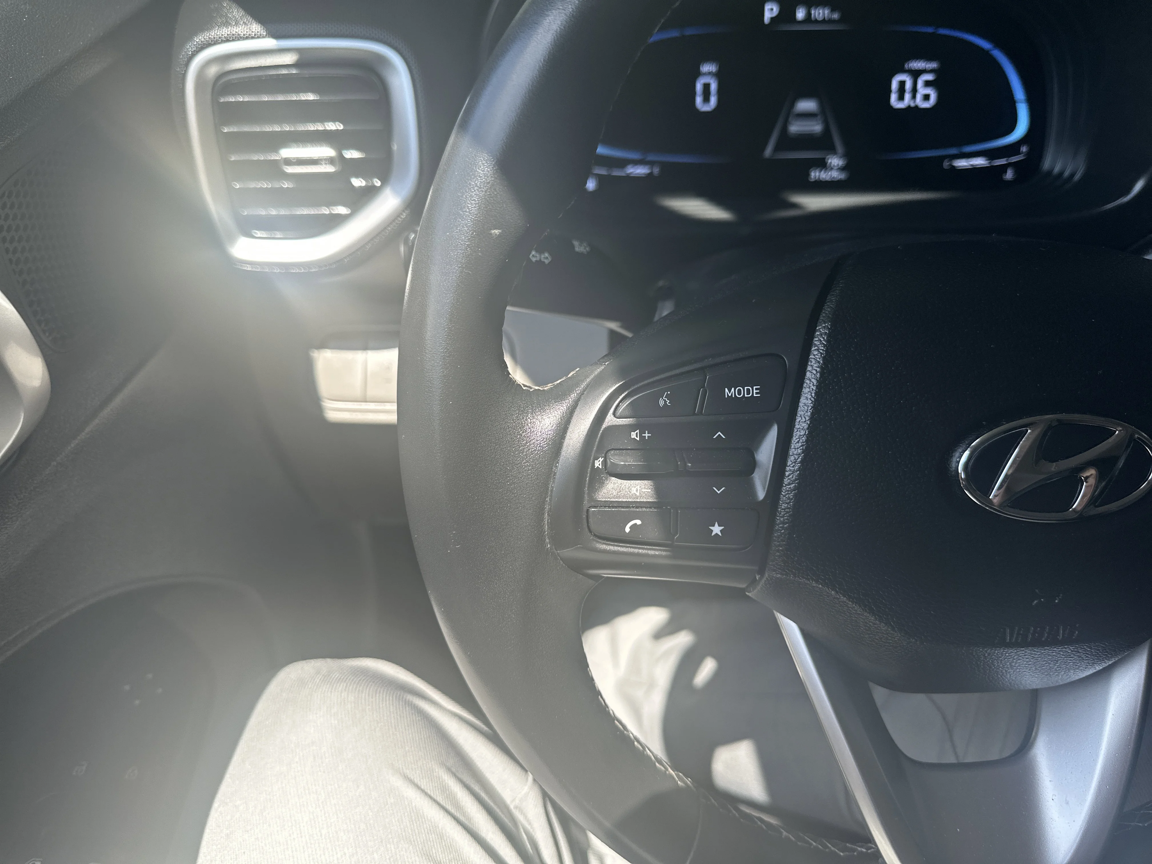 Used 2025 Onyx Black Hyundai SEL image 13