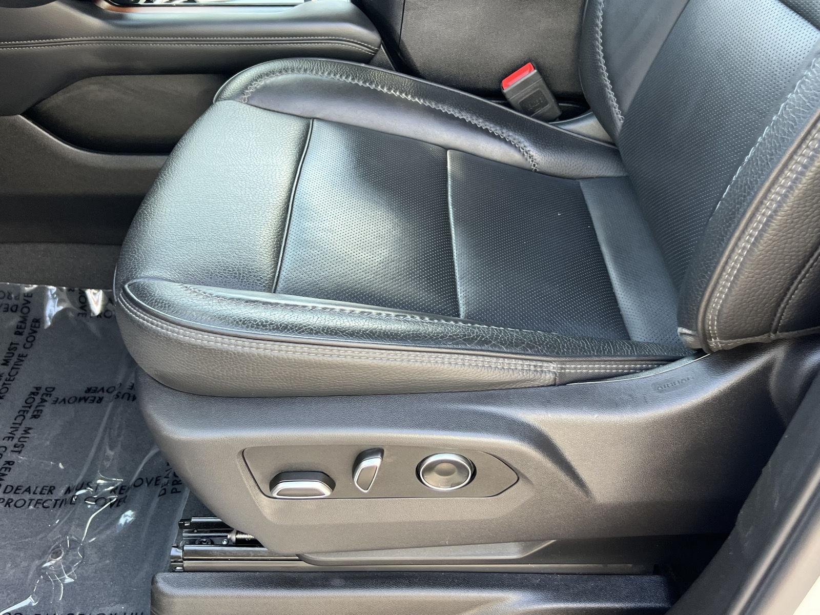2025 GMC Yukon Denali - Photo 32