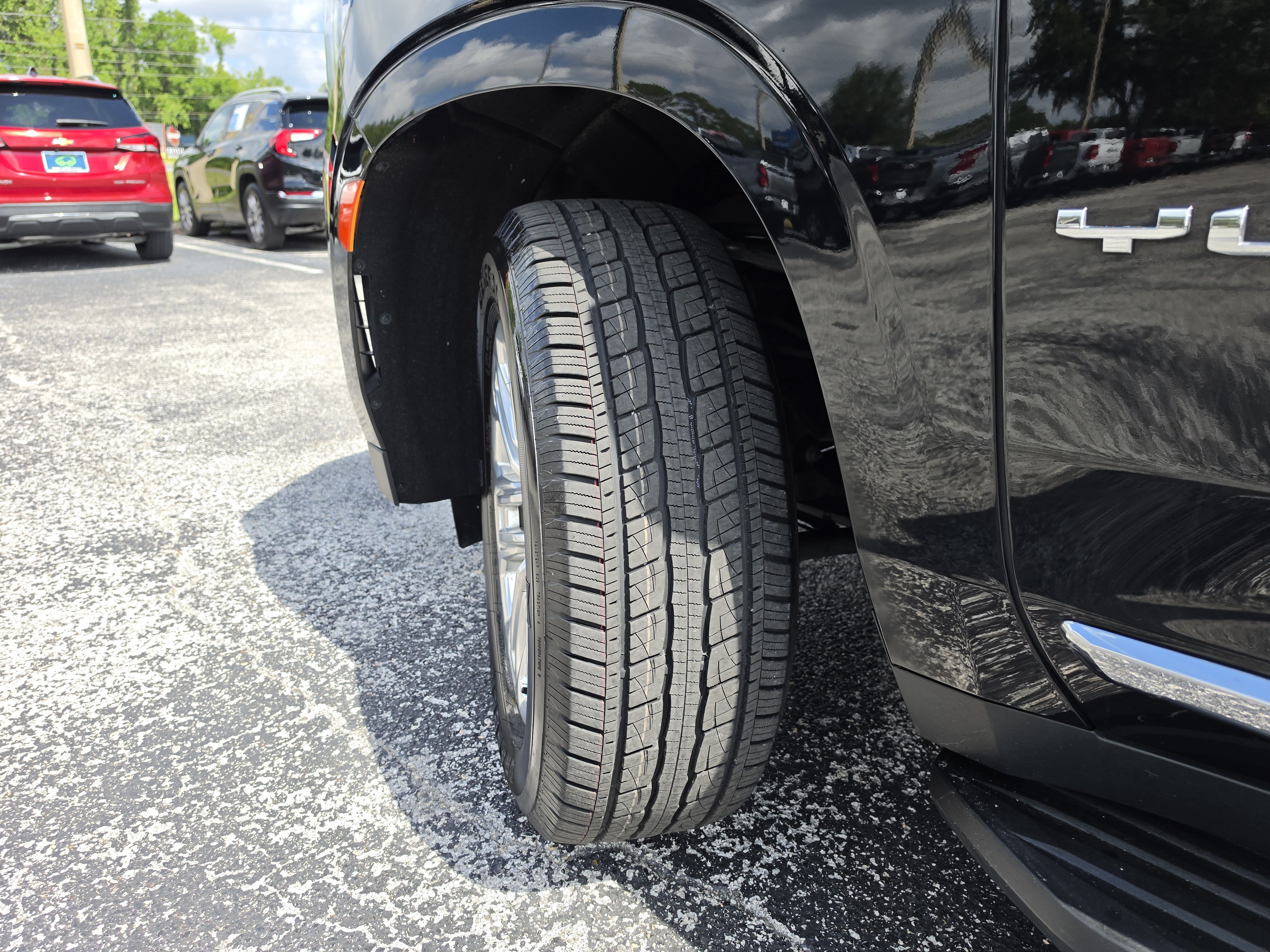 Used 2023 Onyx Black GMC SLT image 42