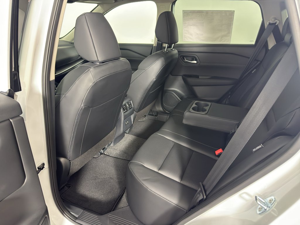 New 2026 Everest White Pearl TriCoat Nissan Dark Armor™ image 17