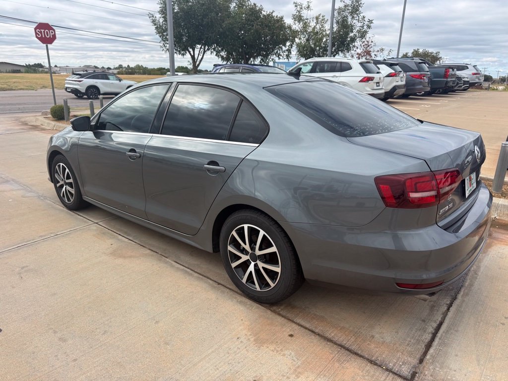 Used 2017 Platinum Gray Metallic Volkswagen 1.4T SE image 3