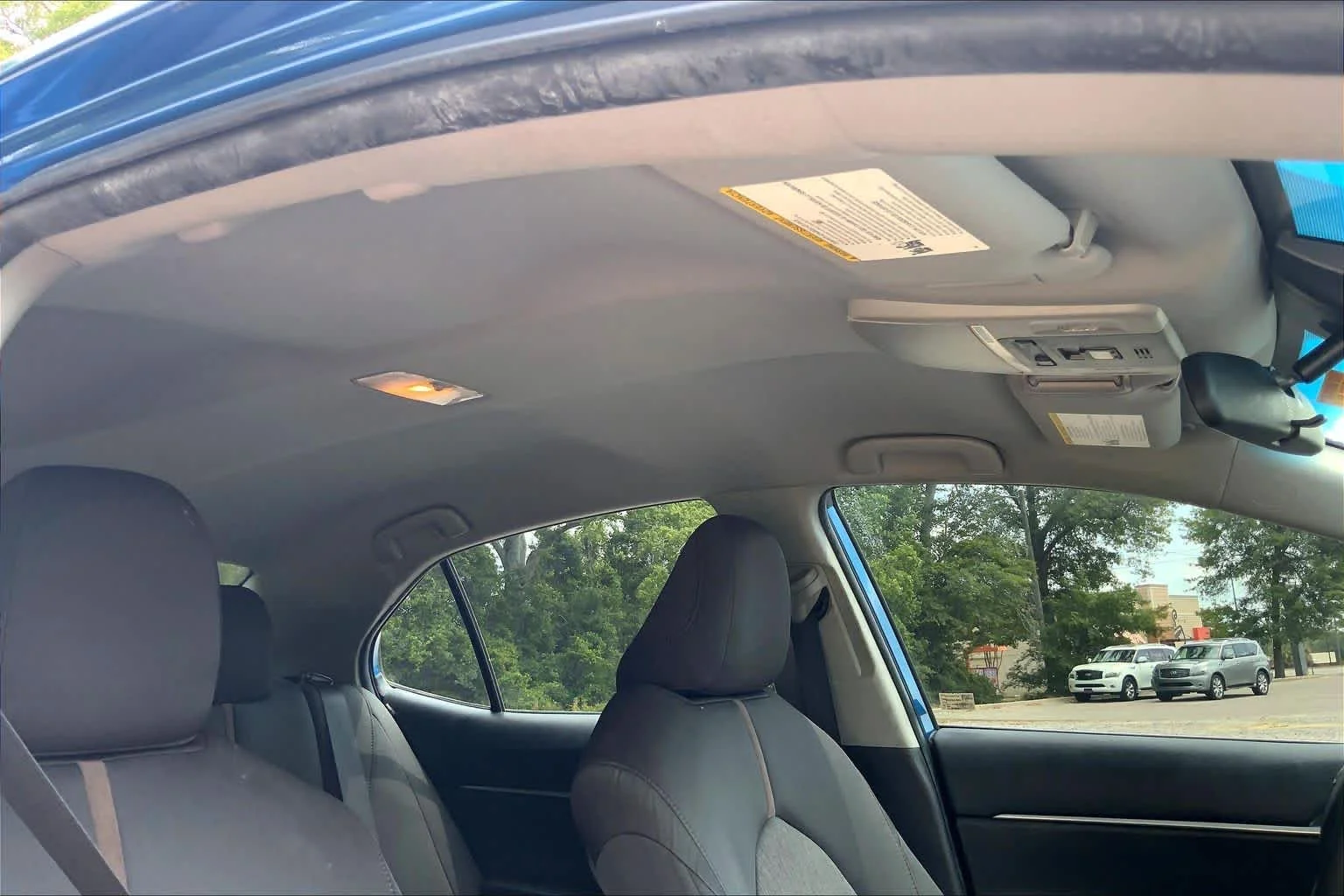 2020 Toyota Camry LE - Photo 14