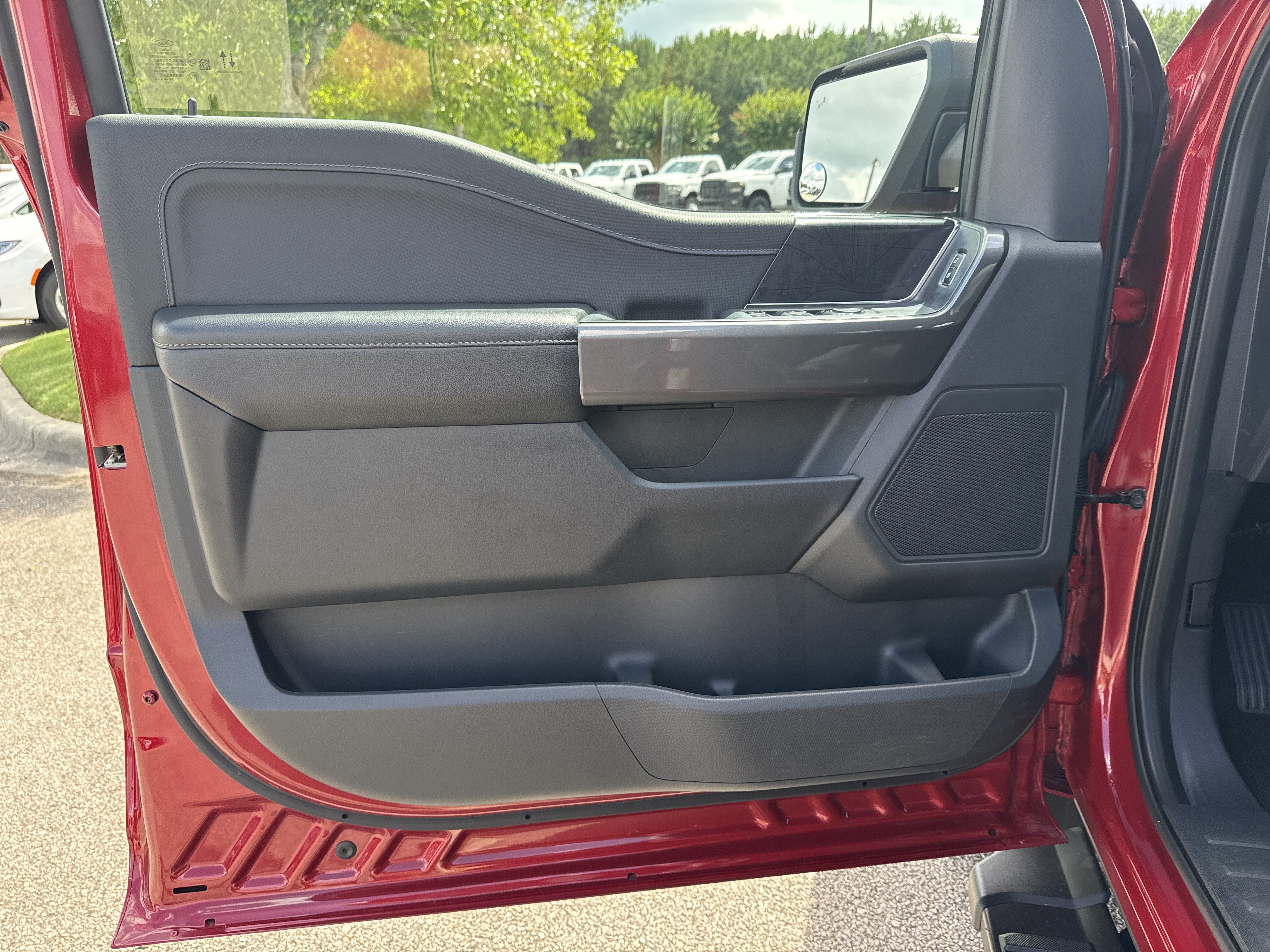 Used 2022 Red Ford XLT image 10