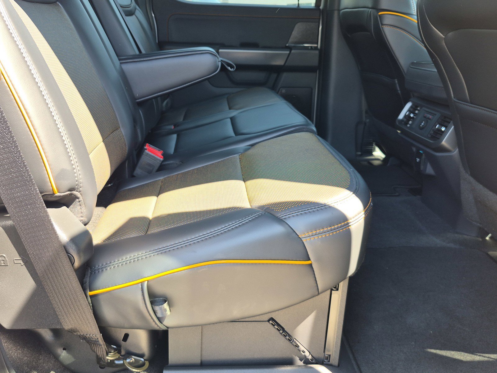 New 2025 Space White Metallic Ford Tremor® image 7