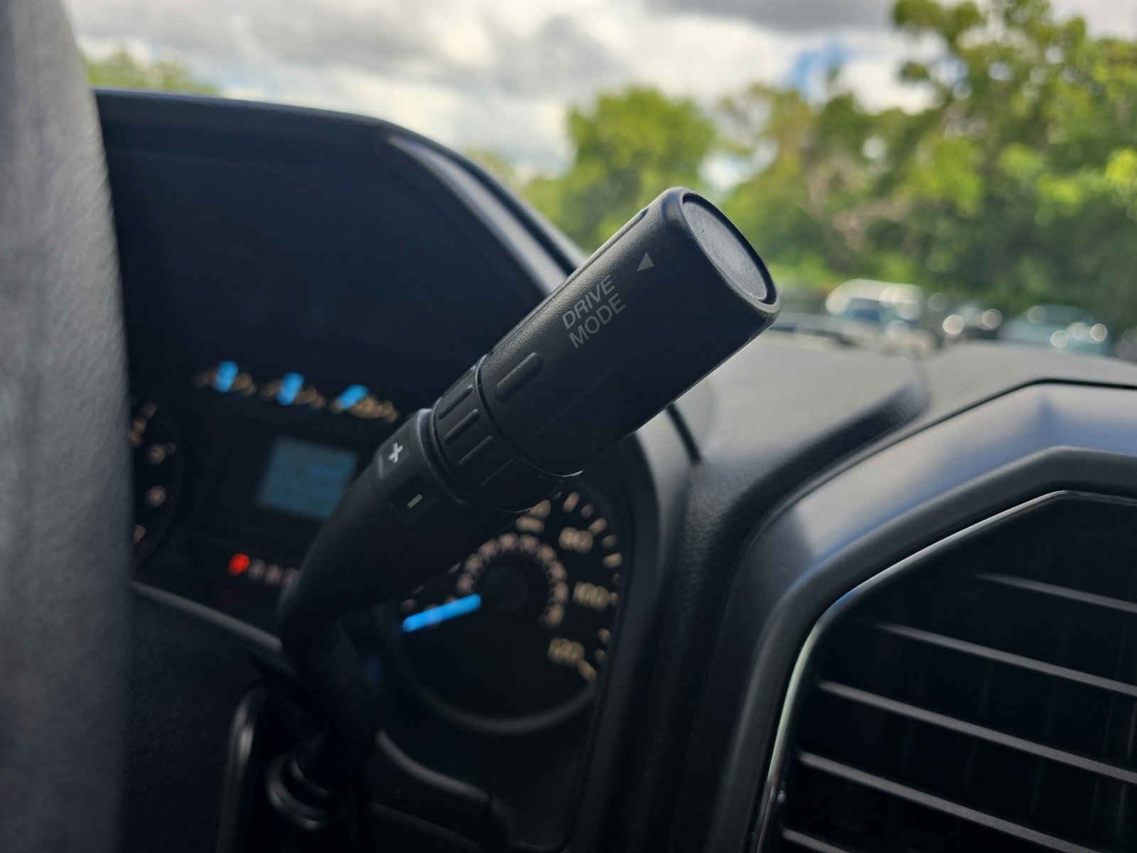 Used 2019 Oxford White Ford XLT image 20