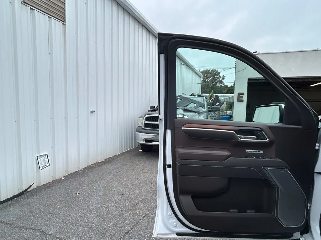 Used 2025 White GMC Denali image 10