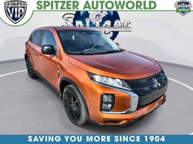 Used 2022  Mitsubishi  image 1