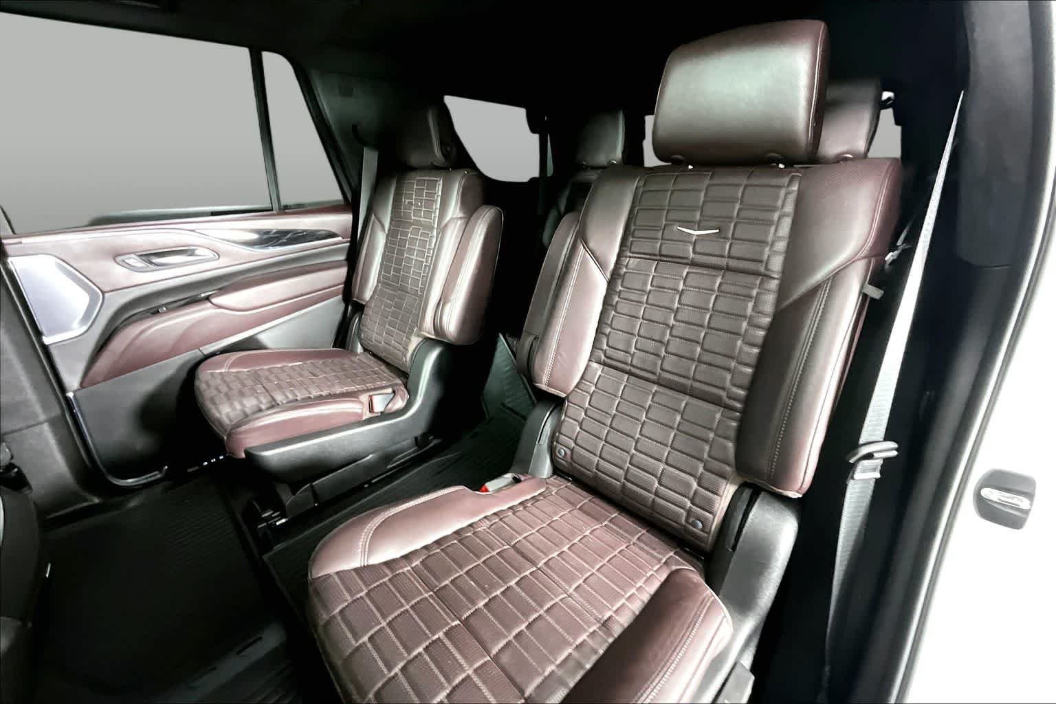 Used 2024 Crystal White Tricoat Cadillac AWD V-Series image 19