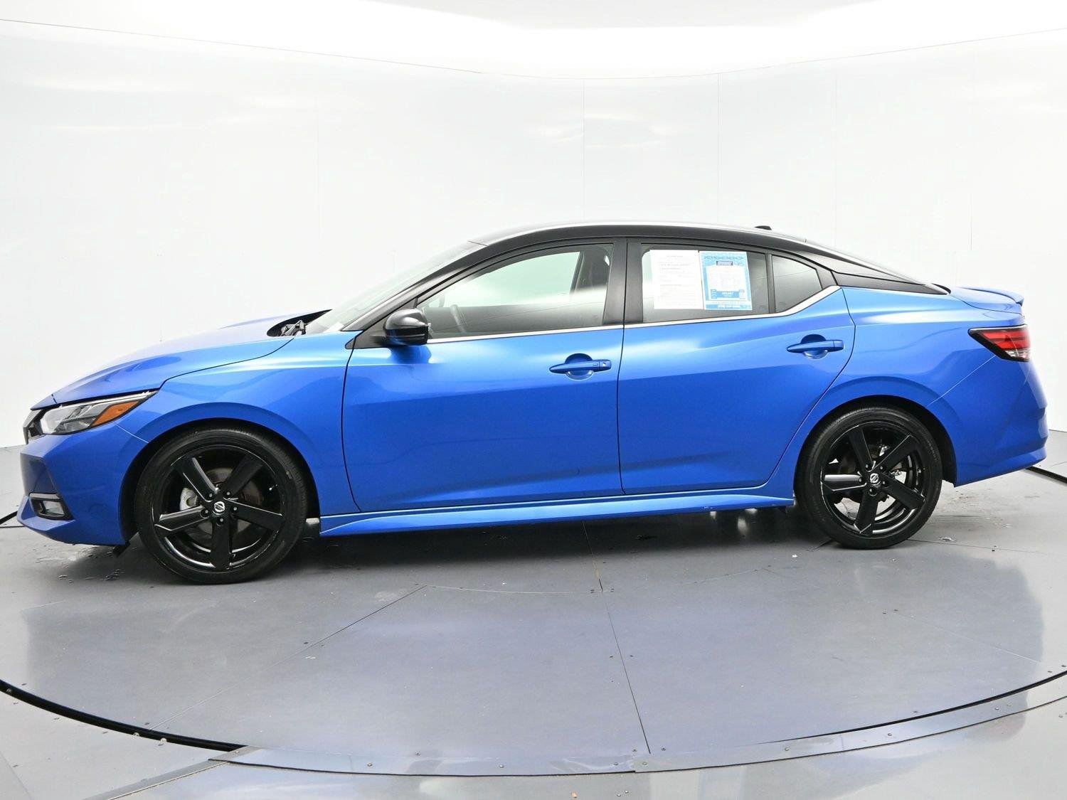 Used 2023 Electric Blue Metallic/Super Black Nissan SR image 4