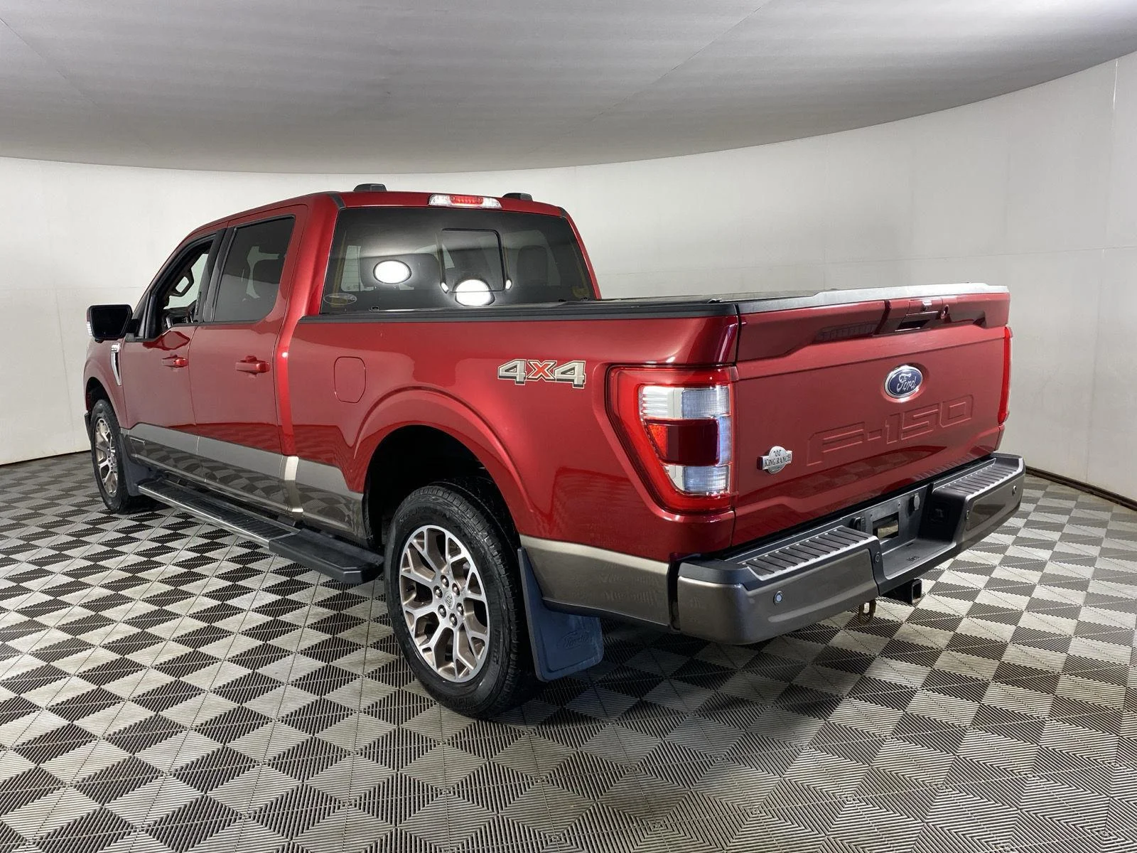 Used 2023 Rapid Red Metallic Tinted Clearcoat/Stone Gray Ford King Ranch image 8